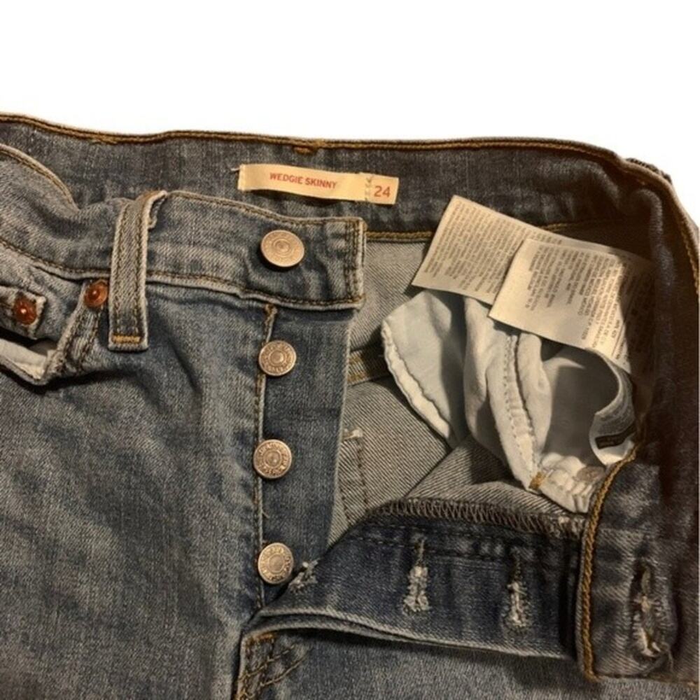 Levi's Wedgie Skinny Jeans Distressed Light Wash Size 24 - Picture 4 of 10